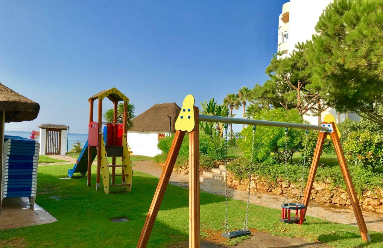 Mi Capricho, Beachfront, Grownfloor, Private Garden & Terrace Sitio de Calahonda Exterior photo