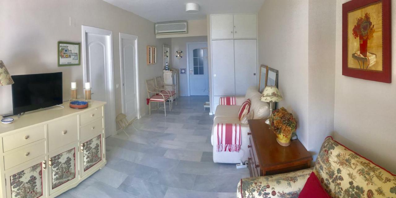 Mi Capricho, Beachfront, Grownfloor, Private Garden & Terrace Sitio de Calahonda Exterior photo