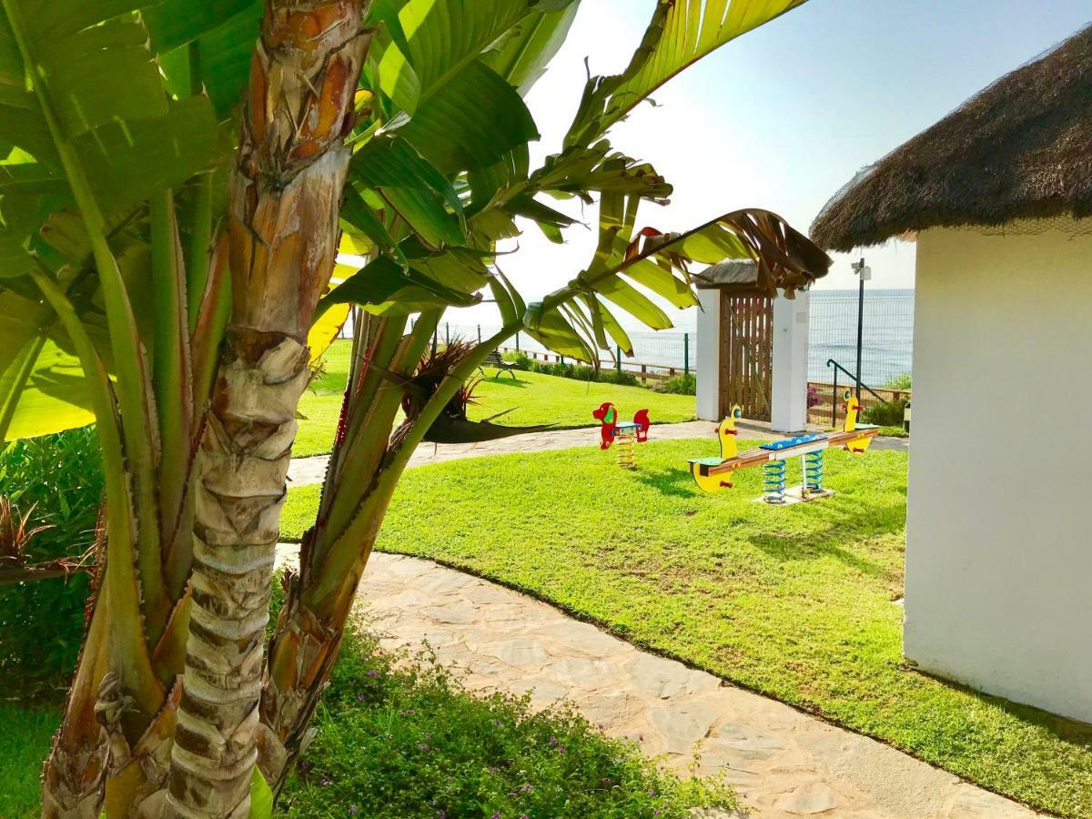 Mi Capricho, Beachfront, Grownfloor, Private Garden & Terrace Sitio de Calahonda Exterior photo