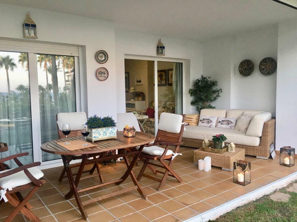 Mi Capricho, Beachfront, Grownfloor, Private Garden & Terrace Sitio de Calahonda Exterior photo