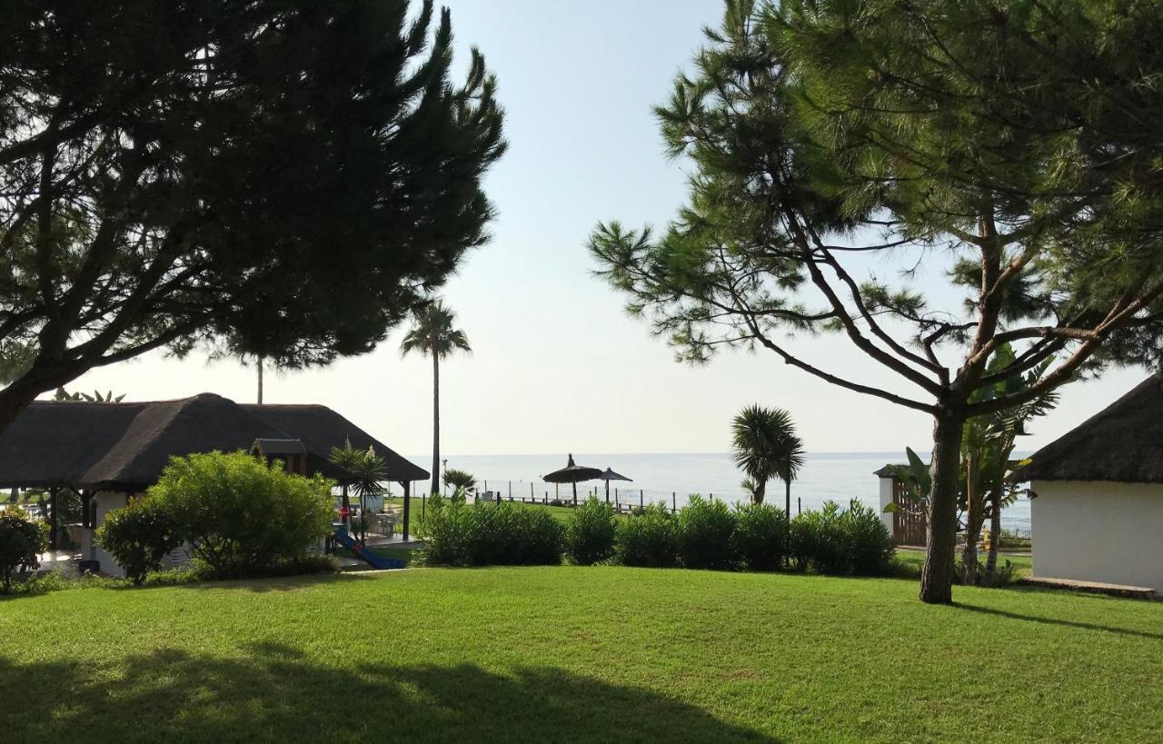 Mi Capricho, Beachfront, Grownfloor, Private Garden & Terrace Sitio de Calahonda Exterior photo
